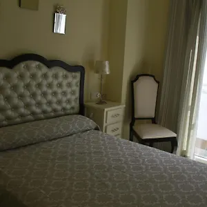 Hostal Flor De Lis- Lojo Pensión Conil De La Frontera